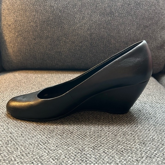 (SOLD) Soft Moc Black Leather Wedge Heels Size 10 - Picture 7 of 14